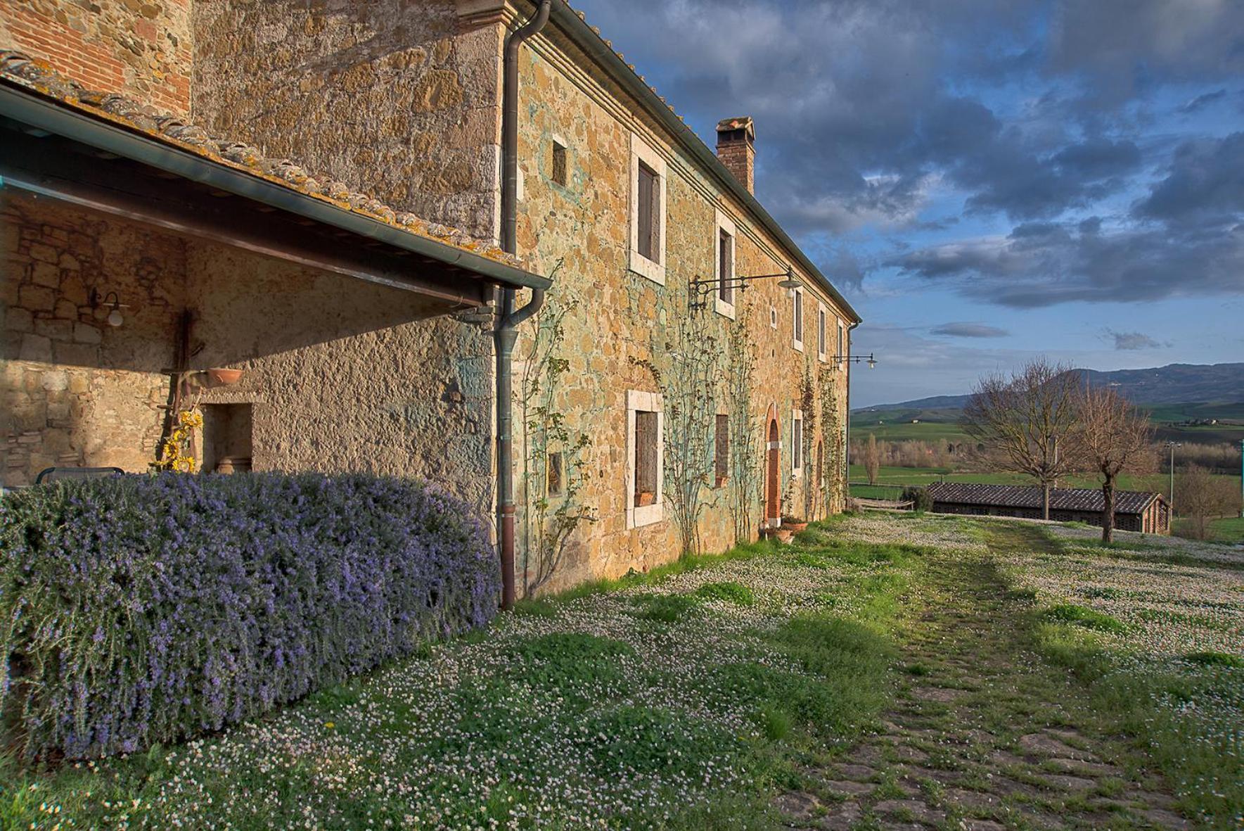 Agriturismo Le Sorbelle D'Orcia Con Piscina Pienza Eksteriør bilde