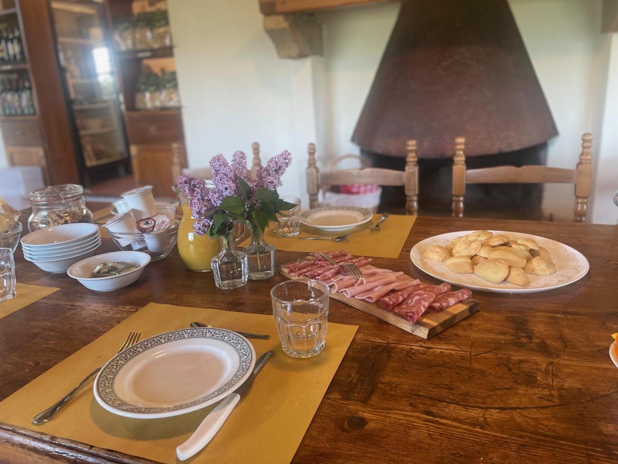 Agriturismo Le Sorbelle D'Orcia Con Piscina Pienza Eksteriør bilde